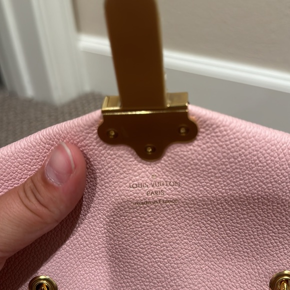 Louis Vuitton Clapton Backpack in pink - Picture 9 of 12